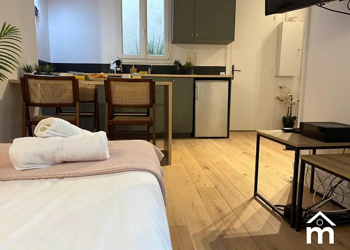 Eiffel Tower By Melvane *