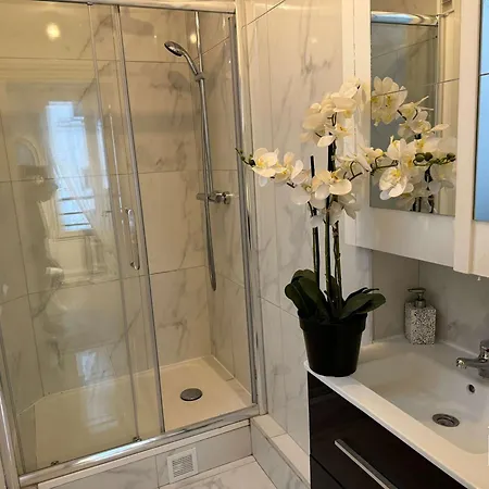 Eiffel Tower By Melvane