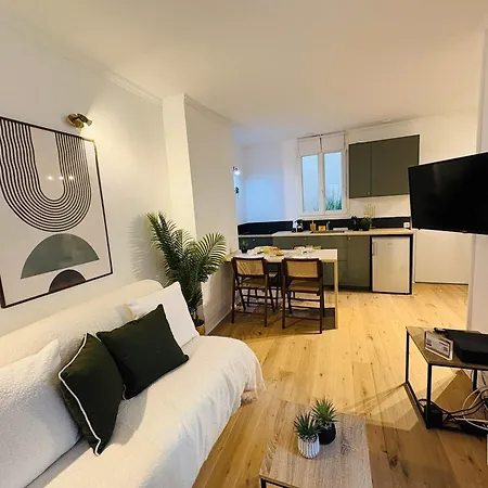 Eiffel Tower By Melvane Apartment *